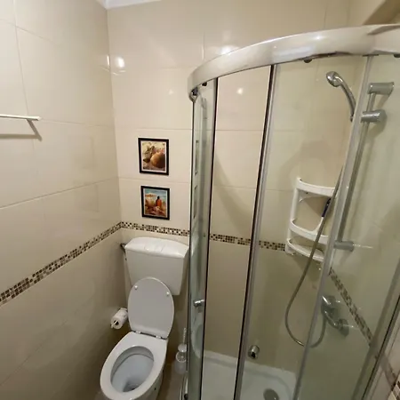 Nazarest Apartament *