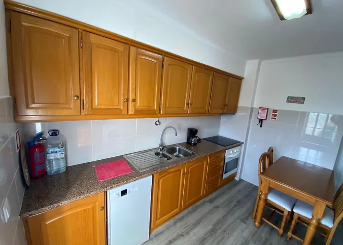 Nazarest Apartment *