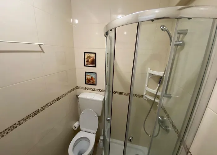 Nazarest Apartment *